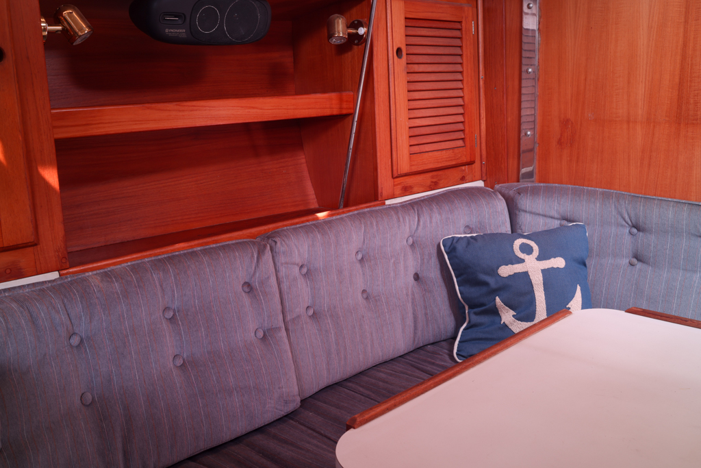 Catalina 36 interior settee